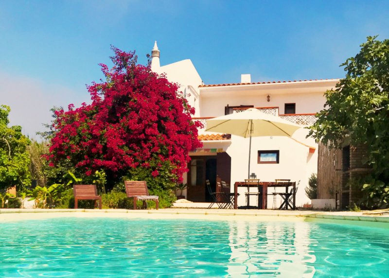 yoga-retreat-portugal-algarve-wolfs-pic-villa-pool Yoga Retreat Center | Wolfs Yoga Retreat Algarve, Portugal