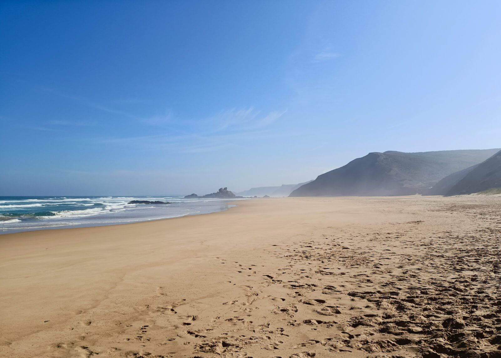yoga-retreat-portugal-algarve-wolfs-may-beach-castelejo The Mindfulness & Yoga Retreat | 13 May 2023