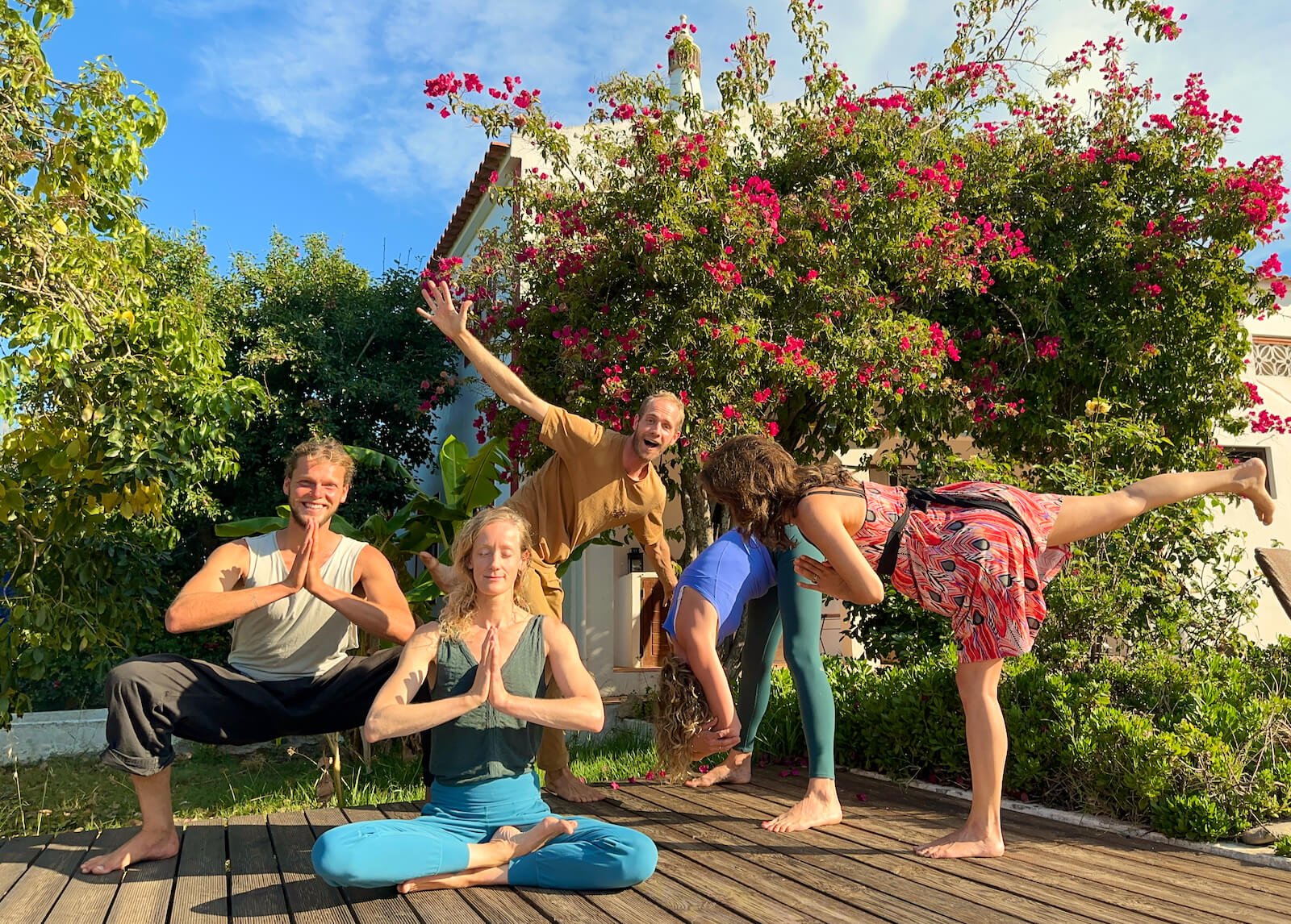 yoga-retreat-portugal-algarve-wolfs-june10-group2 The Heart Retreat | June 10 2023