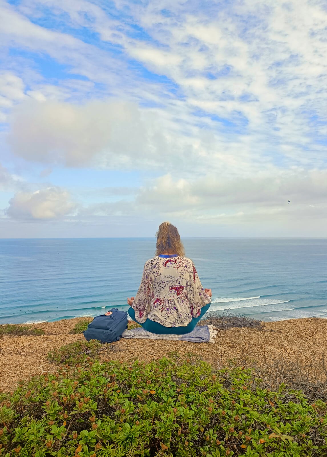 yoga-retreat-portugal-algarve-wolfs-june10-heleen-cliffs The Heart Retreat | June 10 2023