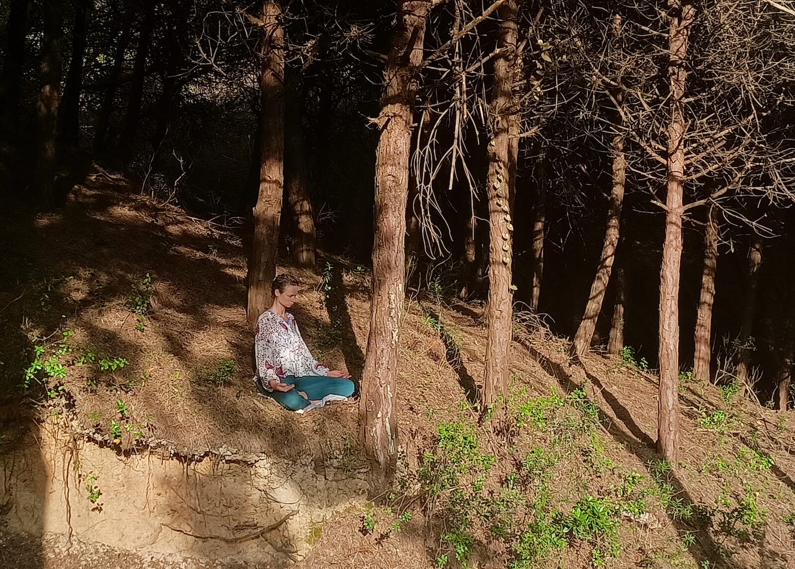 yoga-retreat-portugal-algarve-wolfs-june10-heleen-meditation The Heart Retreat | June 10 2023