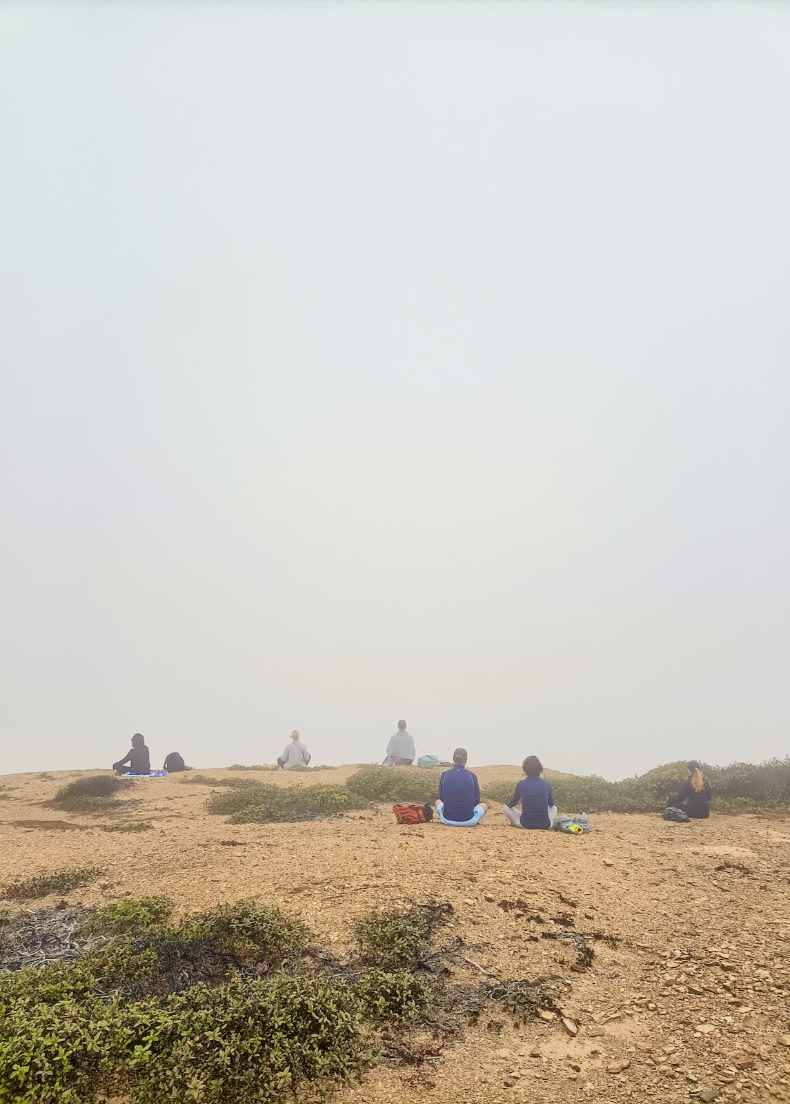 yoga-retreat-portugal-algarve-wolfs-july2-cliff-meditation Yin, Yang & Mindfulness Yoga Retreat | June 22 2023